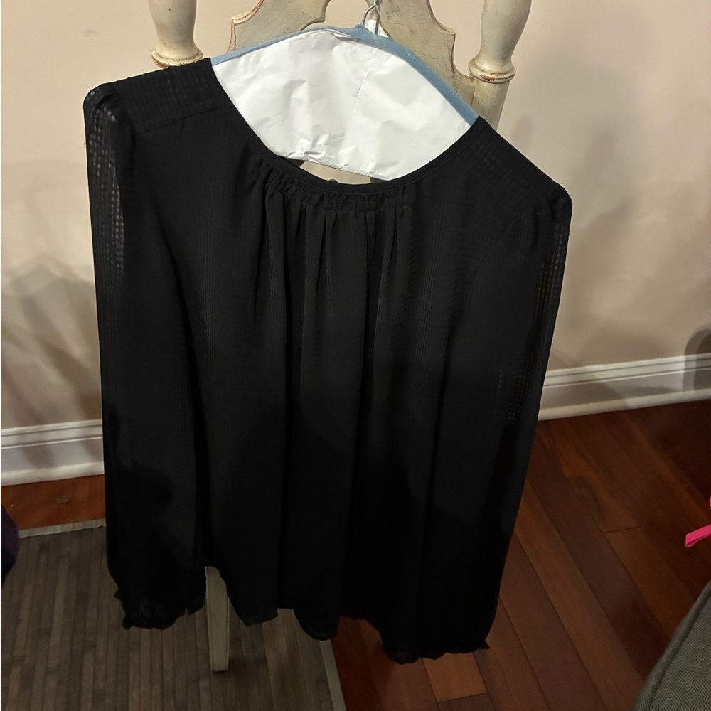 LOFT Classic Black Top